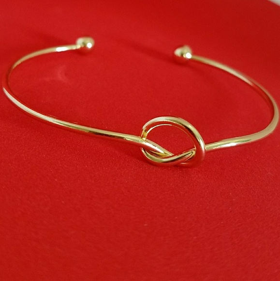 🎉HOST PICK🎉 Gold Love Knot Bangle Bracelet - Picture 4 of 5